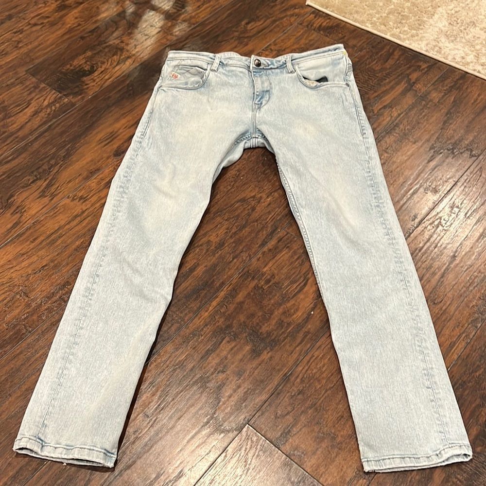 VTG ed hardy skuller jeans size 34 / 30 in EUC light wash EUC Punk’s not dead